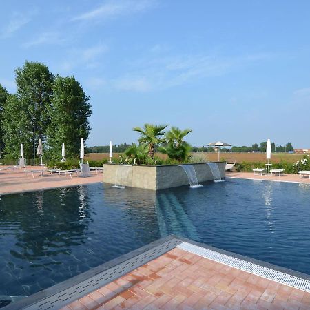 Characteristic Apartment In Codigoro With Pool Extérieur photo