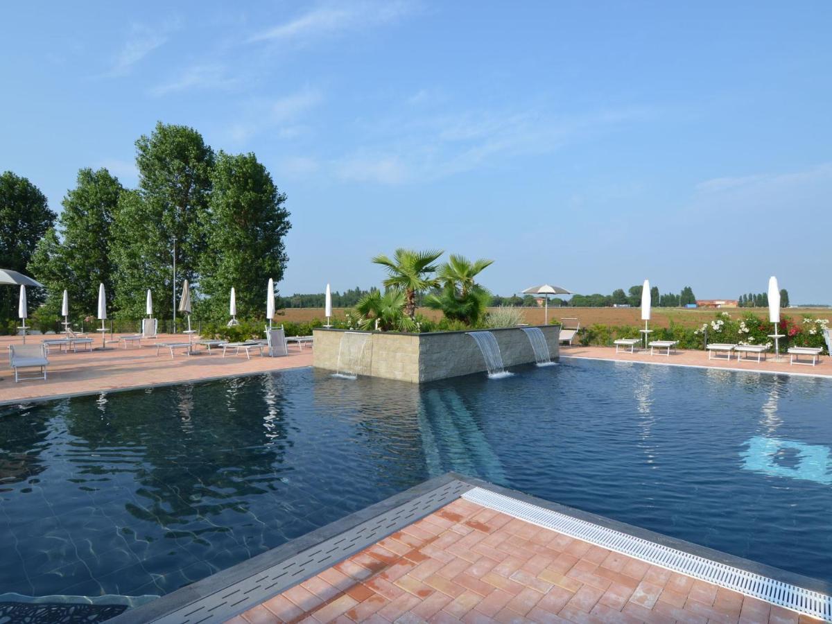 Characteristic Apartment In Codigoro With Pool Extérieur photo