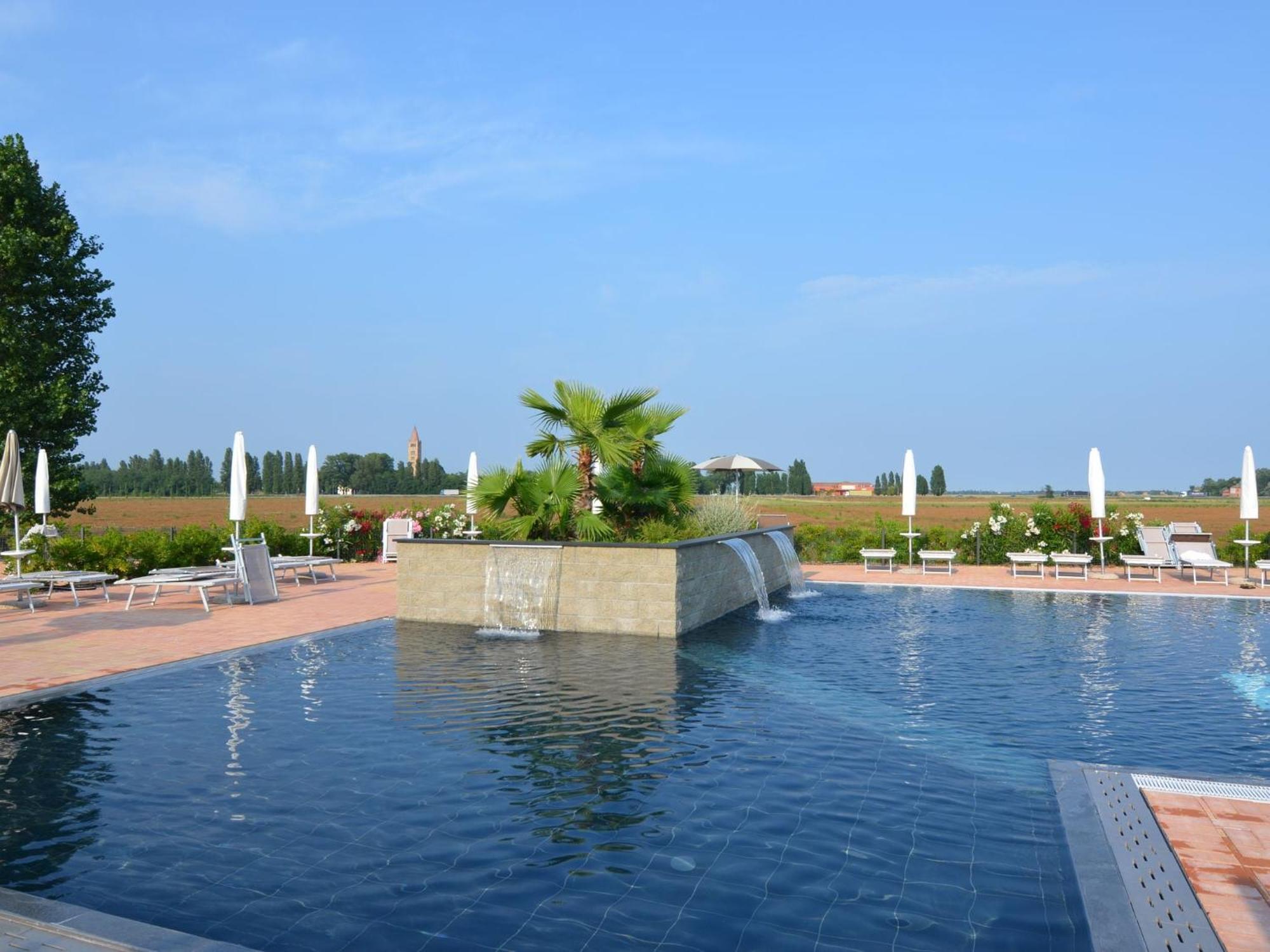 Characteristic Apartment In Codigoro With Pool Extérieur photo