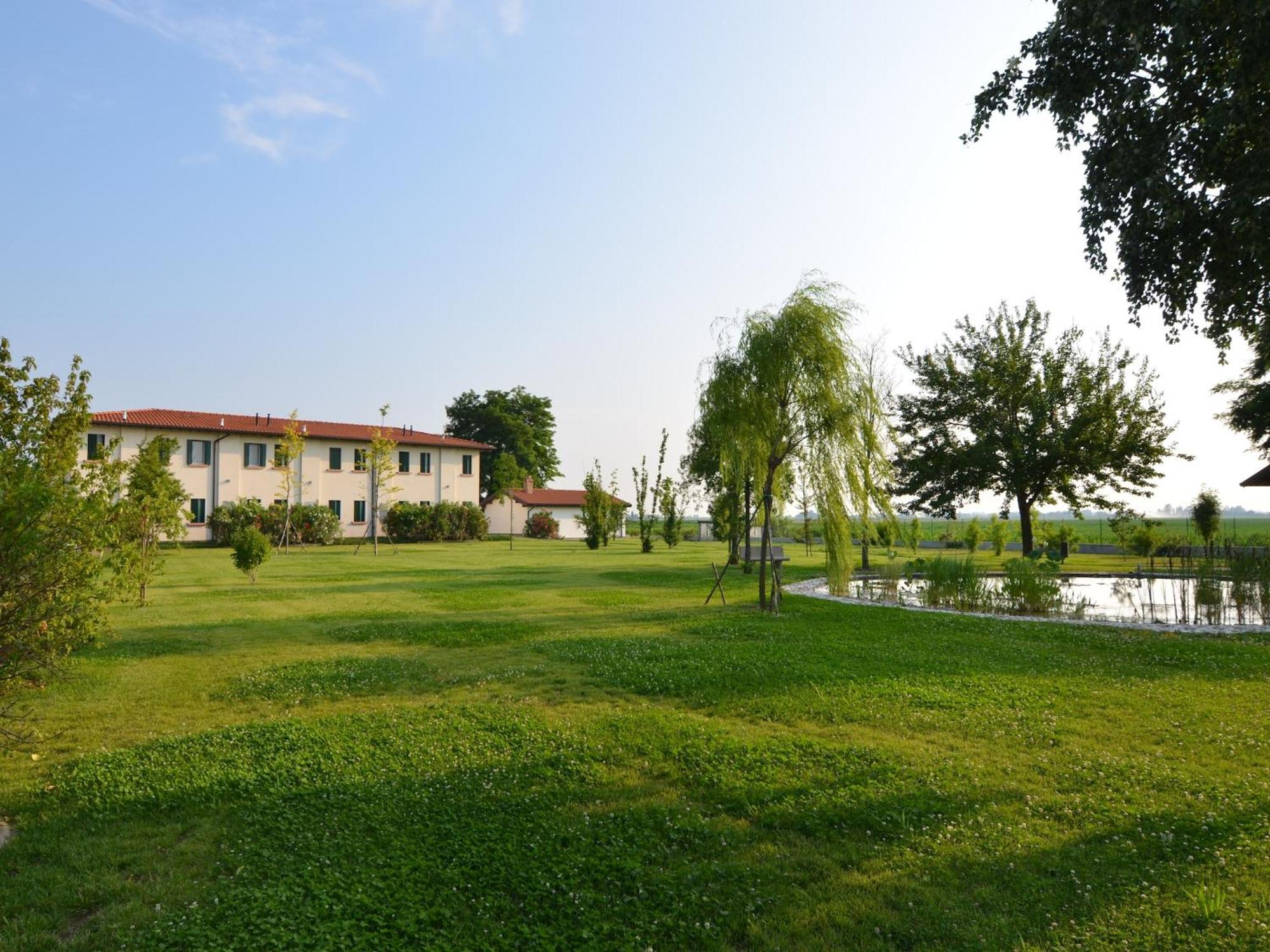 Characteristic Apartment In Codigoro With Pool Extérieur photo