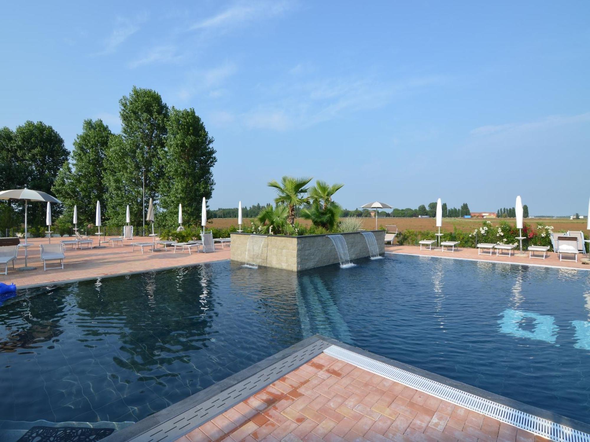 Characteristic Apartment In Codigoro With Pool Extérieur photo